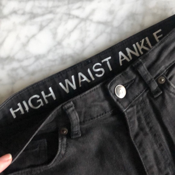 H&M Skinny Jeans - Picture 2 of 7